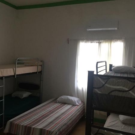 Hostal La Concordia 巴耶斯城 外观 照片