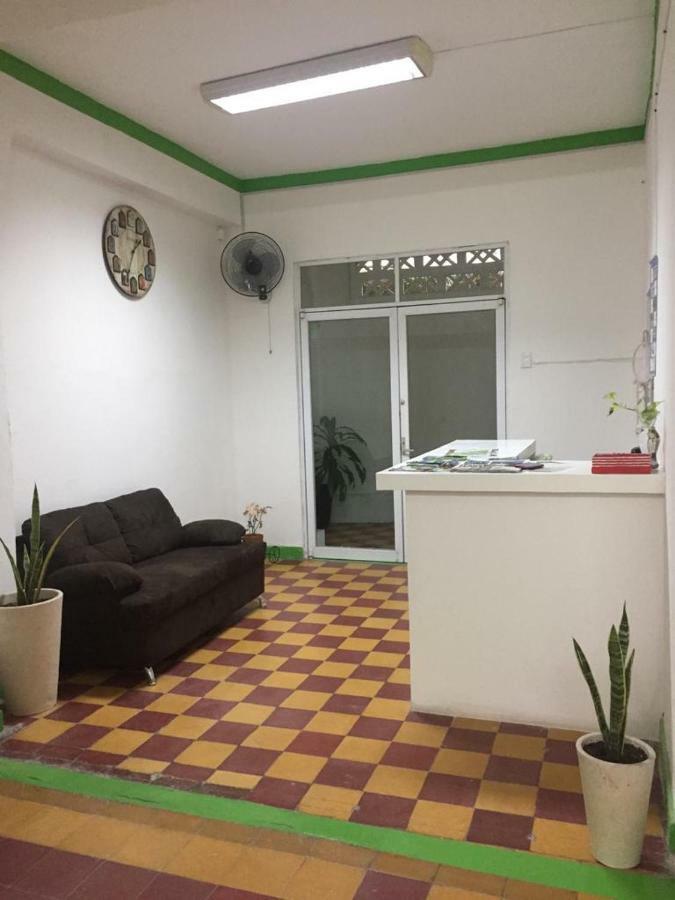 Hostal La Concordia 巴耶斯城 外观 照片
